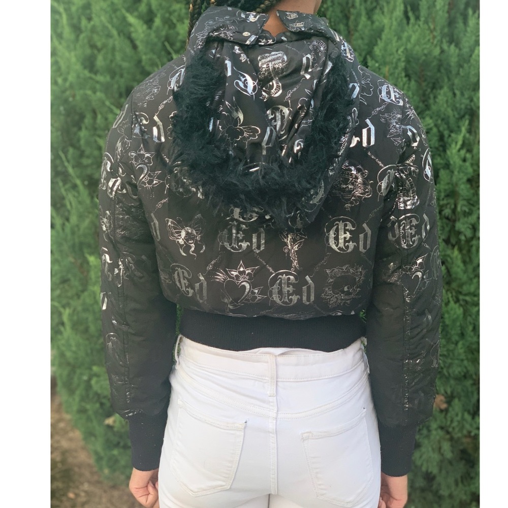 Women’s black & Metallic Silver puffer Coat - Picture 4 of 4